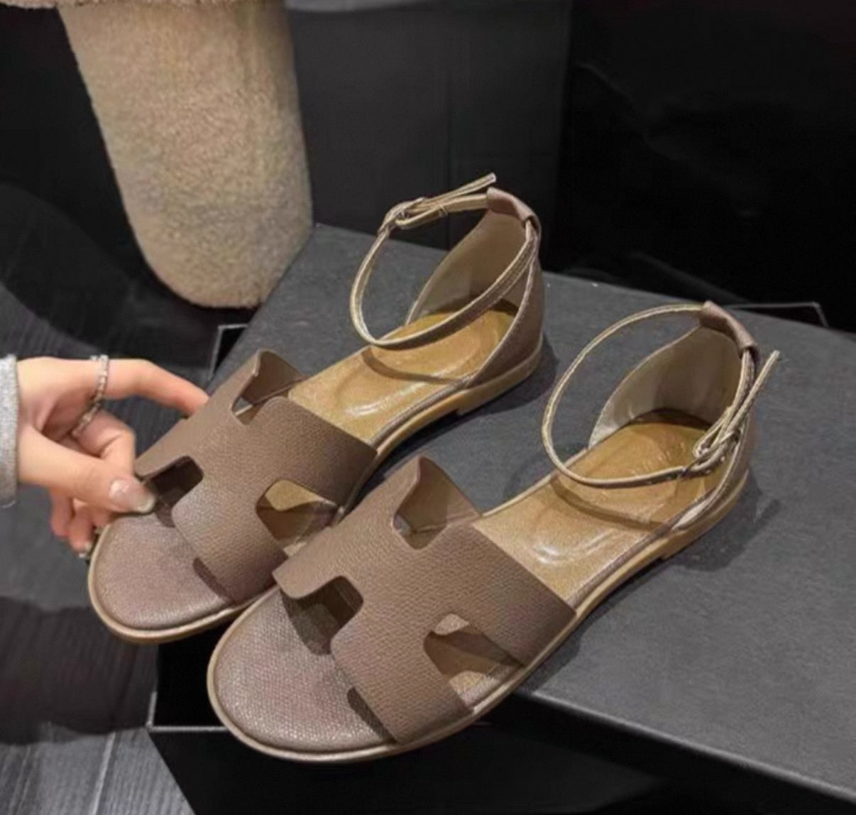 HERMES MODEL SANDALET