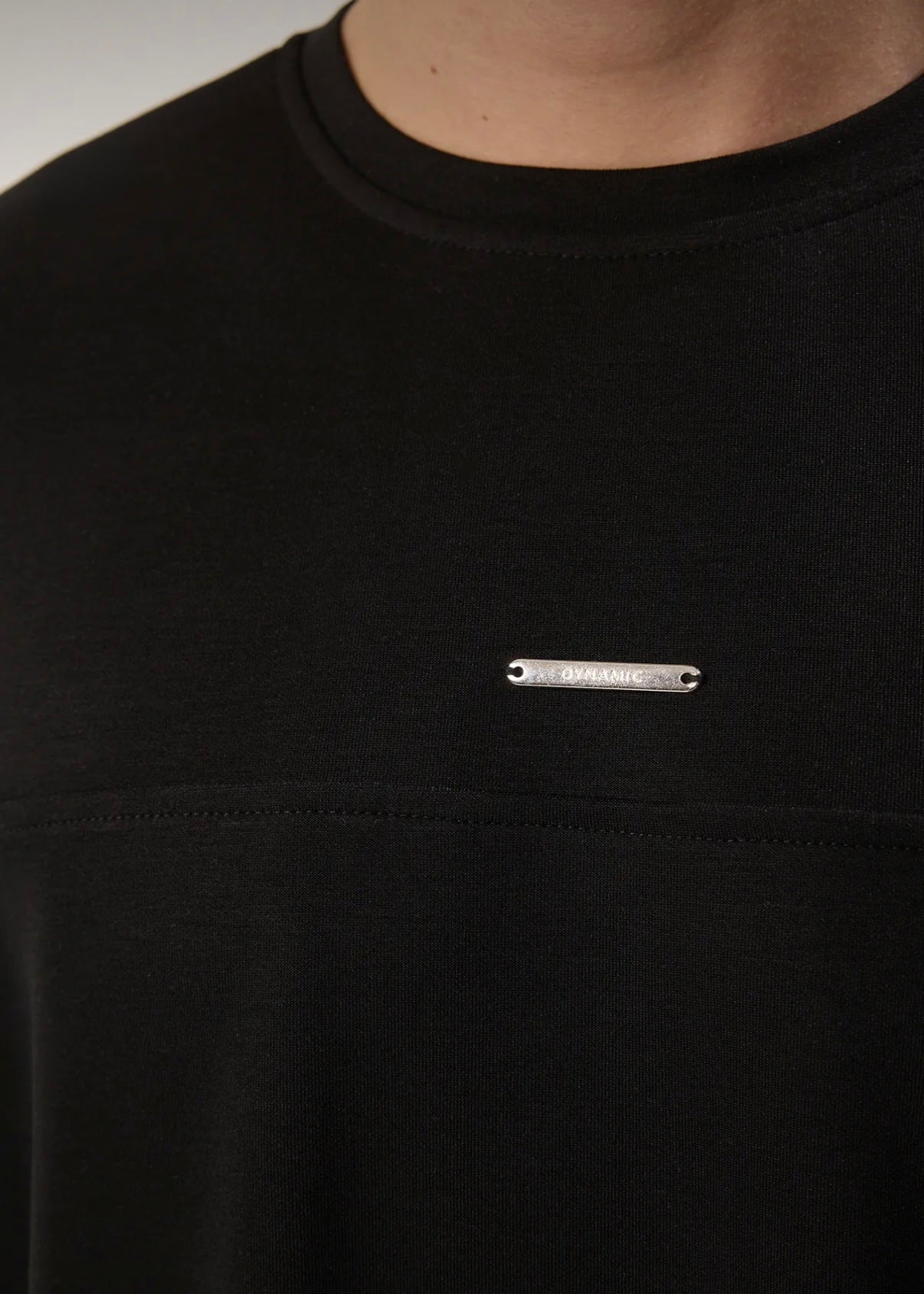 ERKEK DEMİR DETAYLI T-SHORT