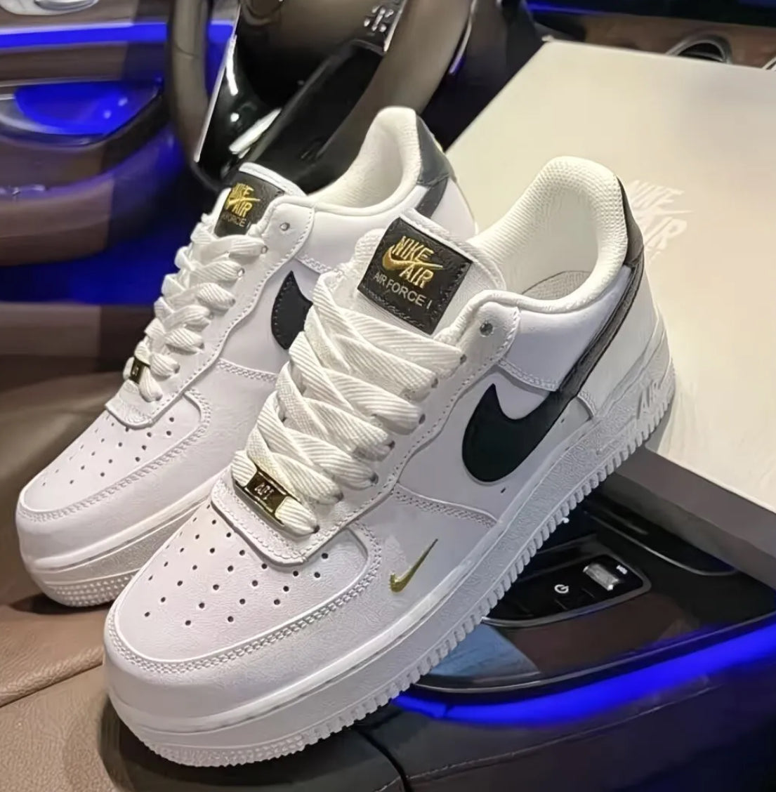 NIKE AIR FORCE 1