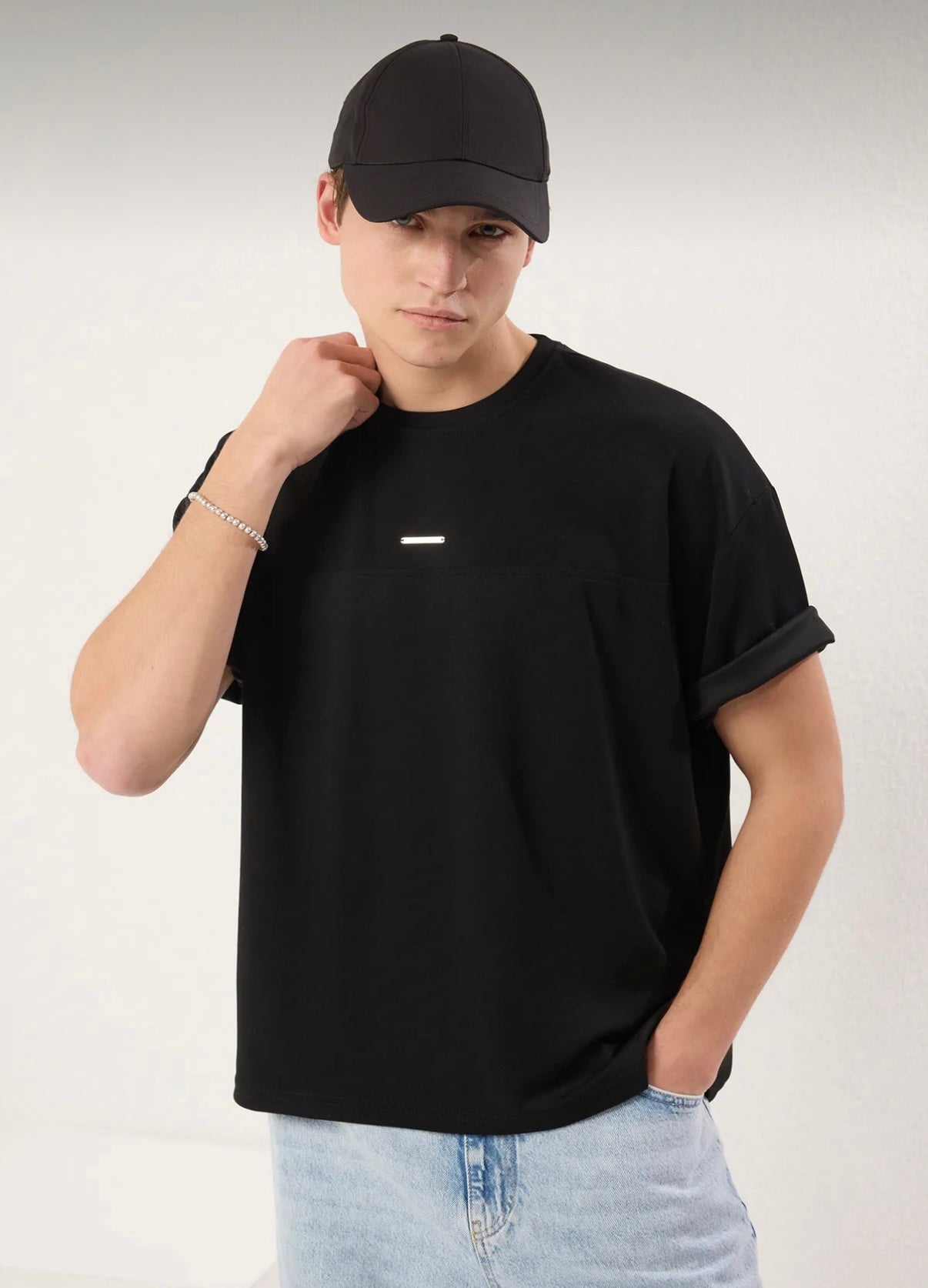 ERKEK DEMİR DETAYLI T-SHORT